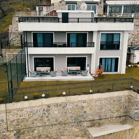 Sapanca Villa ヴィラ サパンジャ